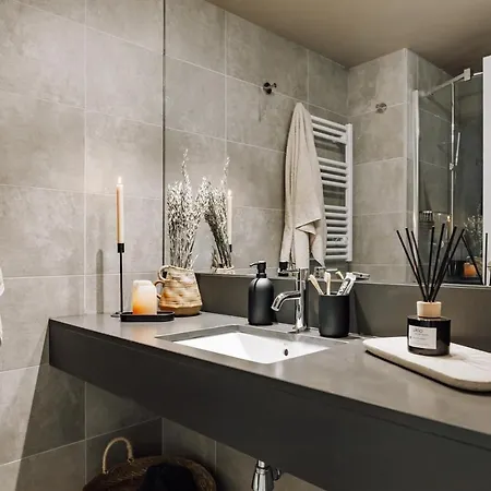 Апартаменты Encina - 2 Bedrooms In Eixample Esquerra *