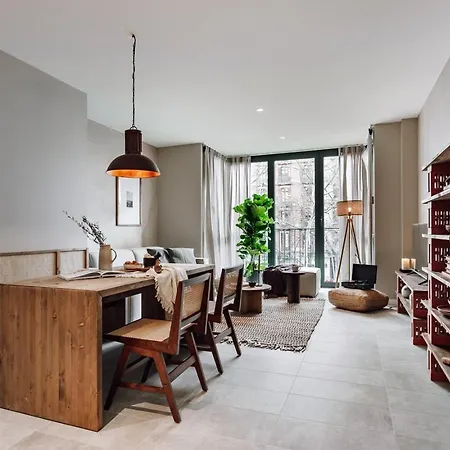 아파트 Encina - 2 Bedrooms In Eixample Esquerra 바르셀로나